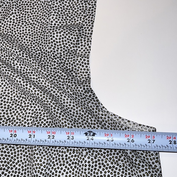 Women’s LOFT Plus Lightweight Floral Shell Cap Sleeves Shirt size 24 - Picture 8 of 8